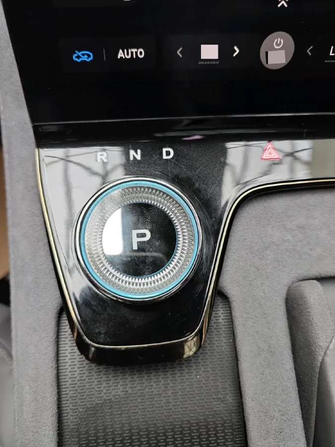 2024 Voyah ZhuiGuang 1.5T 136HP L4 PHEV 43KWH,autocango,china used car exporter,china ev exporter,chinese used car exporter,chinese used ev exporter