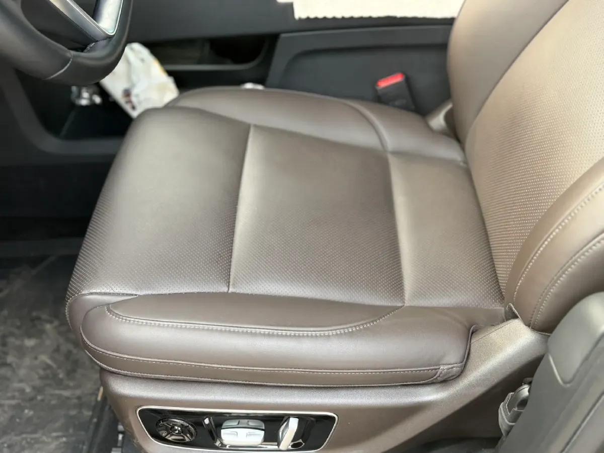 2023 Li L8 Range Extended 154HP REEV 40.9KWH,autocango,china used car exporter,china ev exporter,chinese used car exporter,chinese used ev exporter