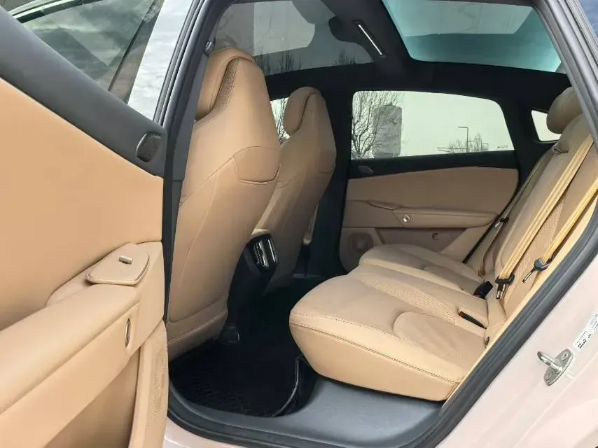 2024 ARCFOX αT5 BEV 79.2KWH,autocango,china used car exporter,china ev exporter,chinese used car exporter,chinese used ev exporter