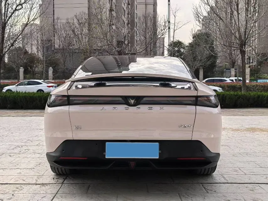 2024 ARCFOX αT5 BEV 79.2KWH,autocango,china used car exporter,china ev exporter,chinese used car exporter,chinese used ev exporter