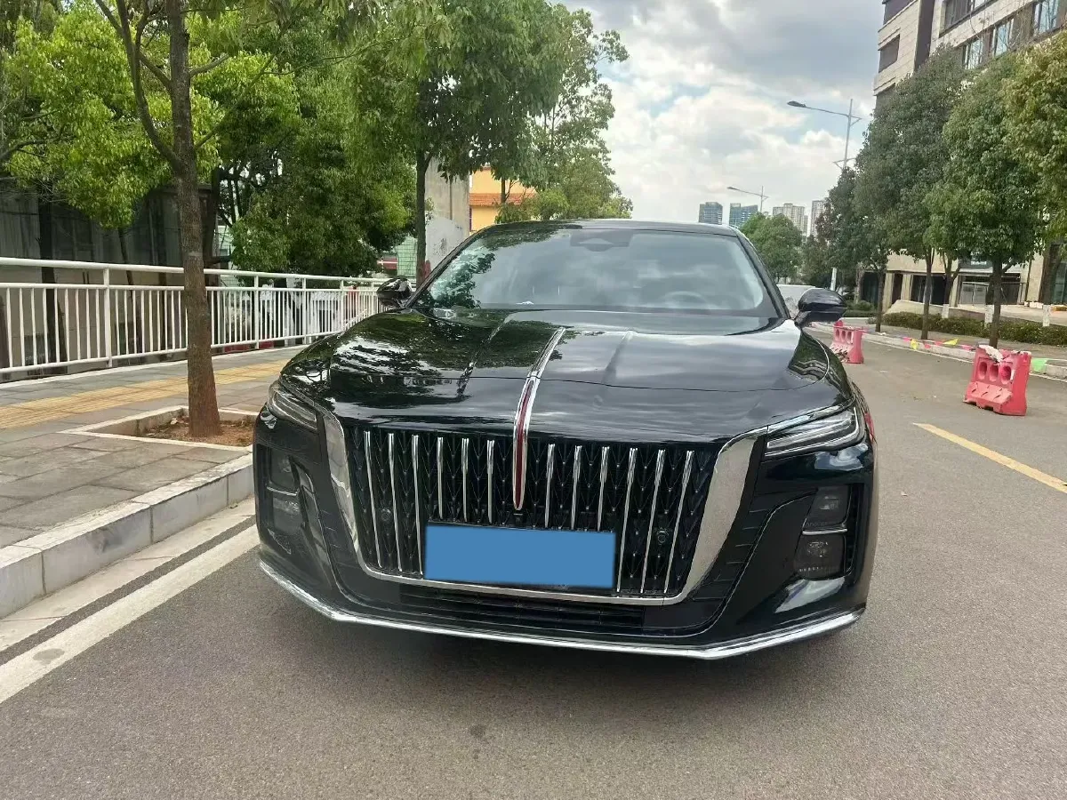 2023 HongQi H5 2.0T 224HP L4 8AT,autocango,china used car exporter,china ev exporter,chinese used car exporter,chinese used ev exporter