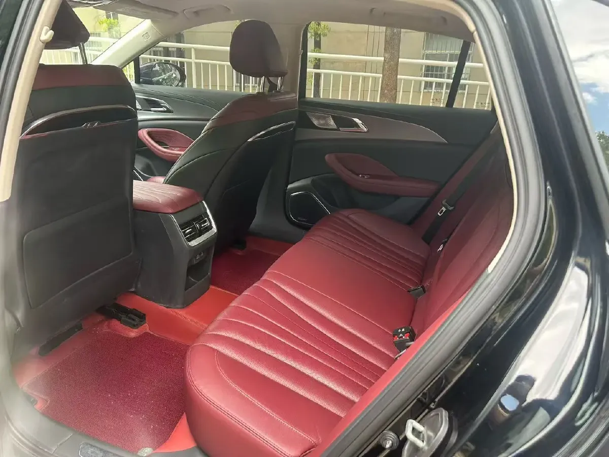 2023 HongQi H5 2.0T 224HP L4 8AT,autocango,china used car exporter,china ev exporter,chinese used car exporter,chinese used ev exporter