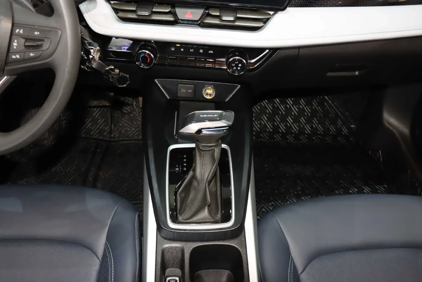 2023 Chevrolet Monza 1.5L 113HP L4 6DCT,autocango,china used car exporter,china ev exporter,chinese used car exporter,chinese used ev exporter