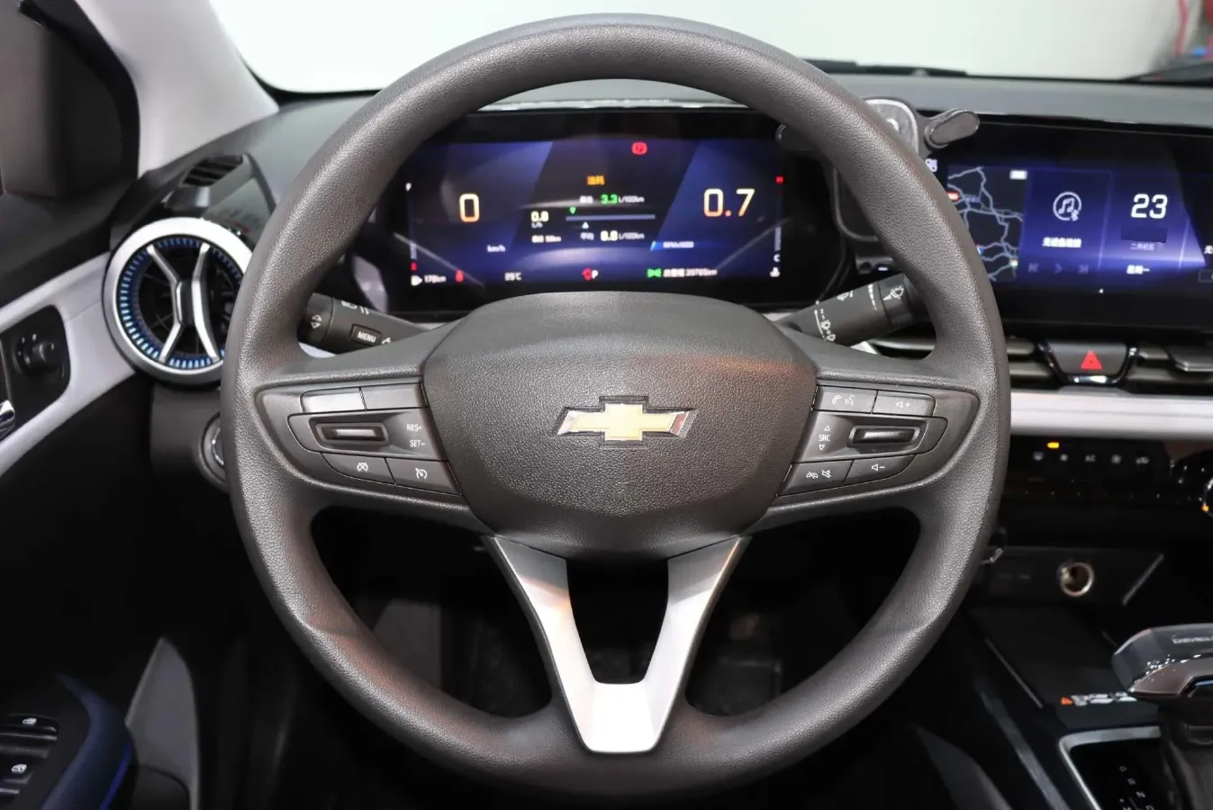 2023 Chevrolet Monza 1.5L 113HP L4 6DCT,autocango,china used car exporter,china ev exporter,chinese used car exporter,chinese used ev exporter