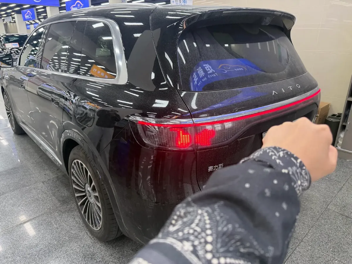 2025 AITO AITO M8 REEV 160HP REEV 53.4KWH,autocango,china used car exporter,china ev exporter,chinese used car exporter,chinese used ev exporter