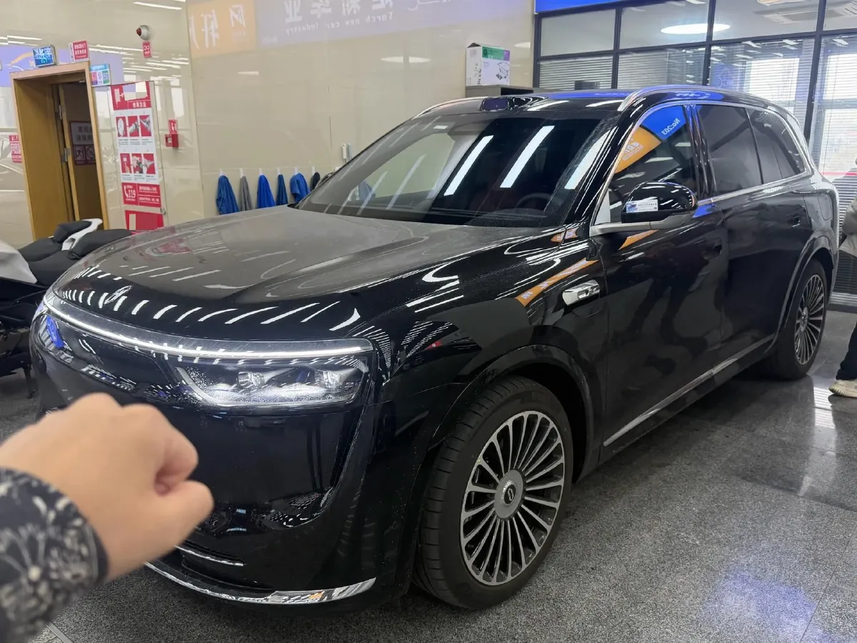 2025 AITO AITO M8 REEV 160HP REEV 53.4KWH,autocango,china used car exporter,china ev exporter,chinese used car exporter,chinese used ev exporter