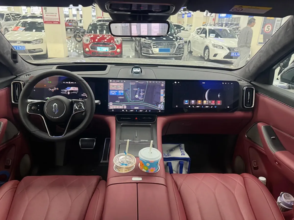 2025 AITO AITO M8 REEV 160HP REEV 53.4KWH,autocango,china used car exporter,china ev exporter,chinese used car exporter,chinese used ev exporter