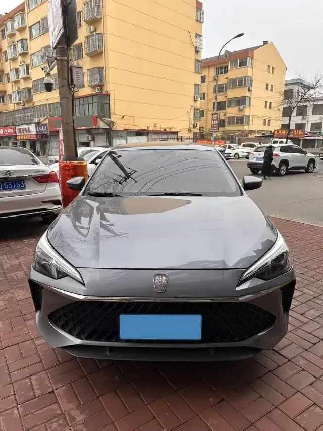 2023 Roewe i5 1.5L 129HP L4 5MT,autocango,china used car exporter,china ev exporter,chinese used car exporter,chinese used ev exporter