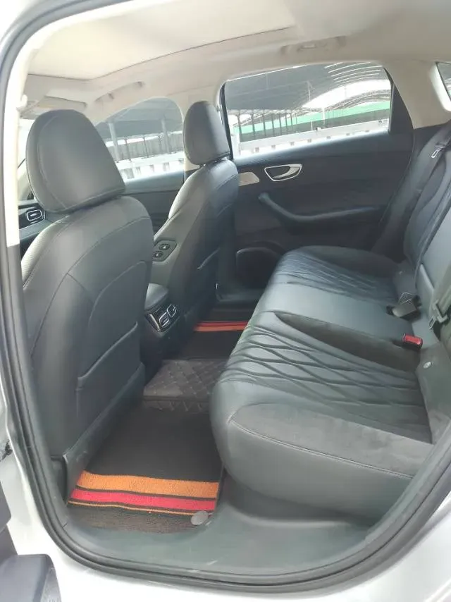 2023 Roewe D7 1.5L 112HP L4 1DHT PHEV 21.4KWH,autocango,china used car exporter,china ev exporter,chinese used car exporter,chinese used ev exporter