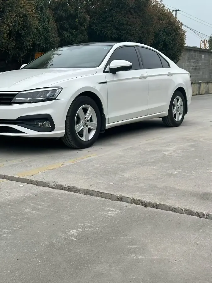 2019 Volkswagen T-Cross 1.4T 150HP L4 7DCT,autocango,china used car exporter,china ev exporter,chinese used car exporter,chinese used ev exporter