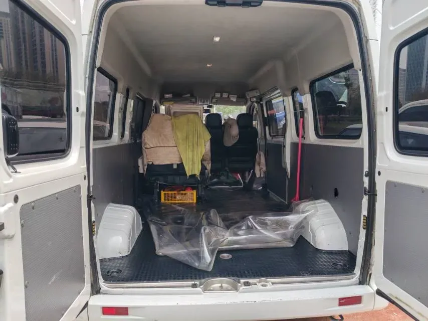 2023 MAXUS XinTu V80 2.0T 127HP L4 6MT,autocango,china used car exporter,china ev exporter,chinese used car exporter,chinese used ev exporter