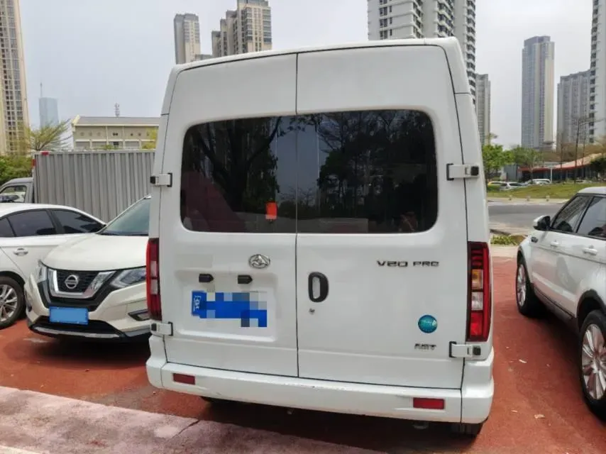 2023 MAXUS XinTu V80 2.0T 127HP L4 6MT,autocango,china used car exporter,china ev exporter,chinese used car exporter,chinese used ev exporter