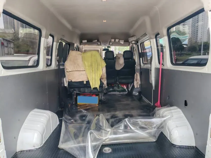 2023 MAXUS XinTu V80 2.0T 127HP L4 6MT,autocango,china used car exporter,china ev exporter,chinese used car exporter,chinese used ev exporter