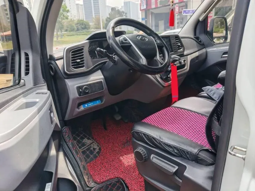 2023 MAXUS XinTu V80 2.0T 127HP L4 6MT,autocango,china used car exporter,china ev exporter,chinese used car exporter,chinese used ev exporter