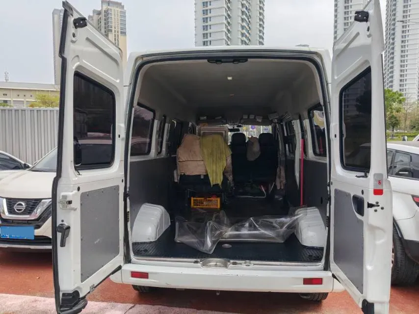 2023 MAXUS XinTu V80 2.0T 127HP L4 6MT,autocango,china used car exporter,china ev exporter,chinese used car exporter,chinese used ev exporter