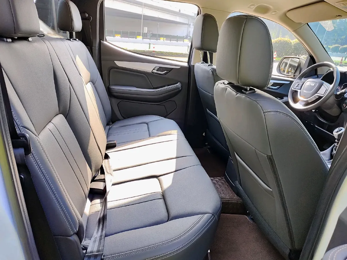 2023 Isuzu RE-MAX Jim 2.5T 143HP L4 6MT,autocango,china used car exporter,china ev exporter,chinese used car exporter,chinese used ev exporter