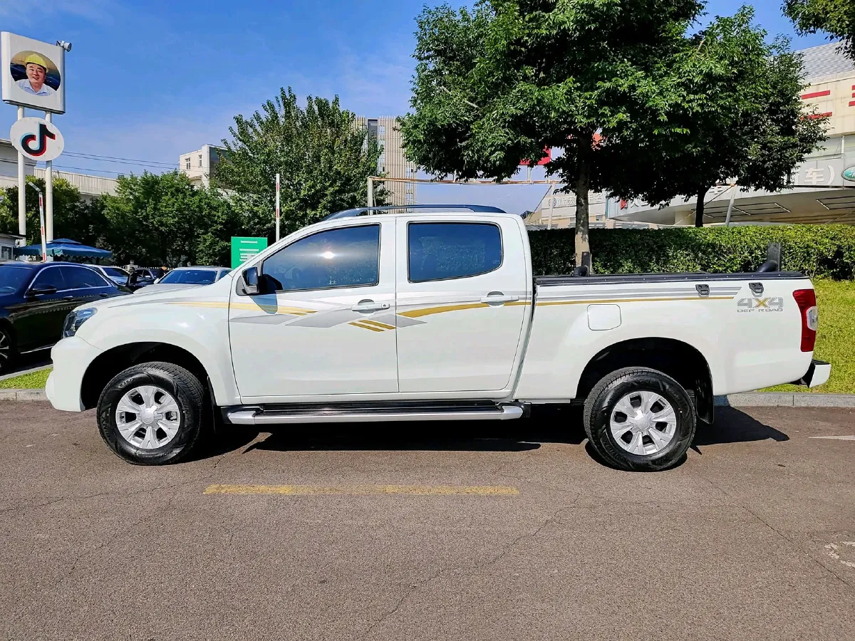 2023 Isuzu RE-MAX Jim 2.5T 143HP L4 6MT,autocango,china used car exporter,china ev exporter,chinese used car exporter,chinese used ev exporter