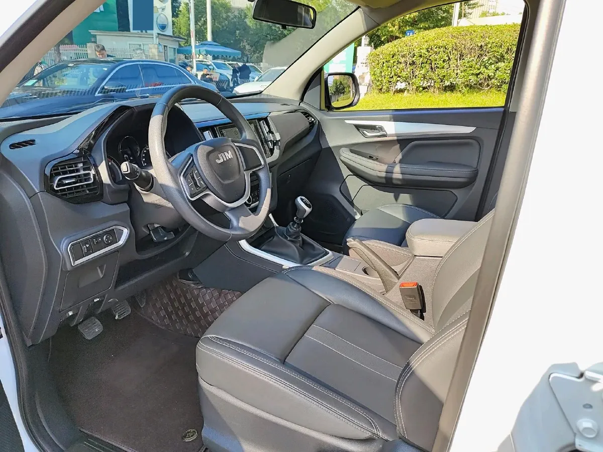 2023 Isuzu RE-MAX Jim 2.5T 143HP L4 6MT,autocango,china used car exporter,china ev exporter,chinese used car exporter,chinese used ev exporter