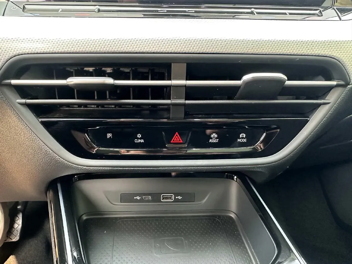 2023 Volkswagen Lamando 1.4T 150HP L4 7DCT,autocango,china used car exporter,china ev exporter,chinese used car exporter,chinese used ev exporter