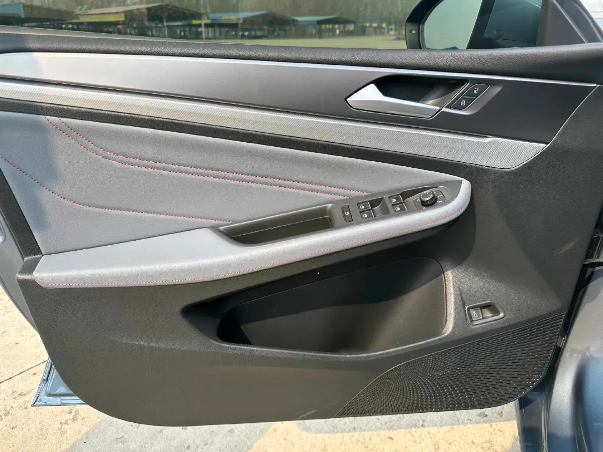 2023 Volkswagen Lamando 1.4T 150HP L4 7DCT,autocango,china used car exporter,china ev exporter,chinese used car exporter,chinese used ev exporter