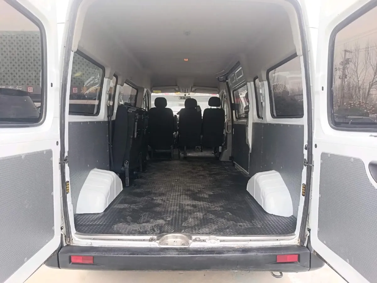 2020 MAXUS XinTu V80 2.5T 136HP L4 6MT,autocango,china used car exporter,china ev exporter,chinese used car exporter,chinese used ev exporter