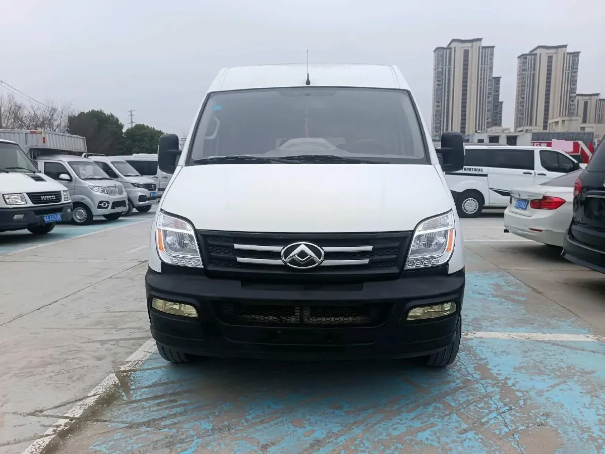 2020 MAXUS XinTu V80 2.5T 136HP L4 6MT,autocango,china used car exporter,china ev exporter,chinese used car exporter,chinese used ev exporter
