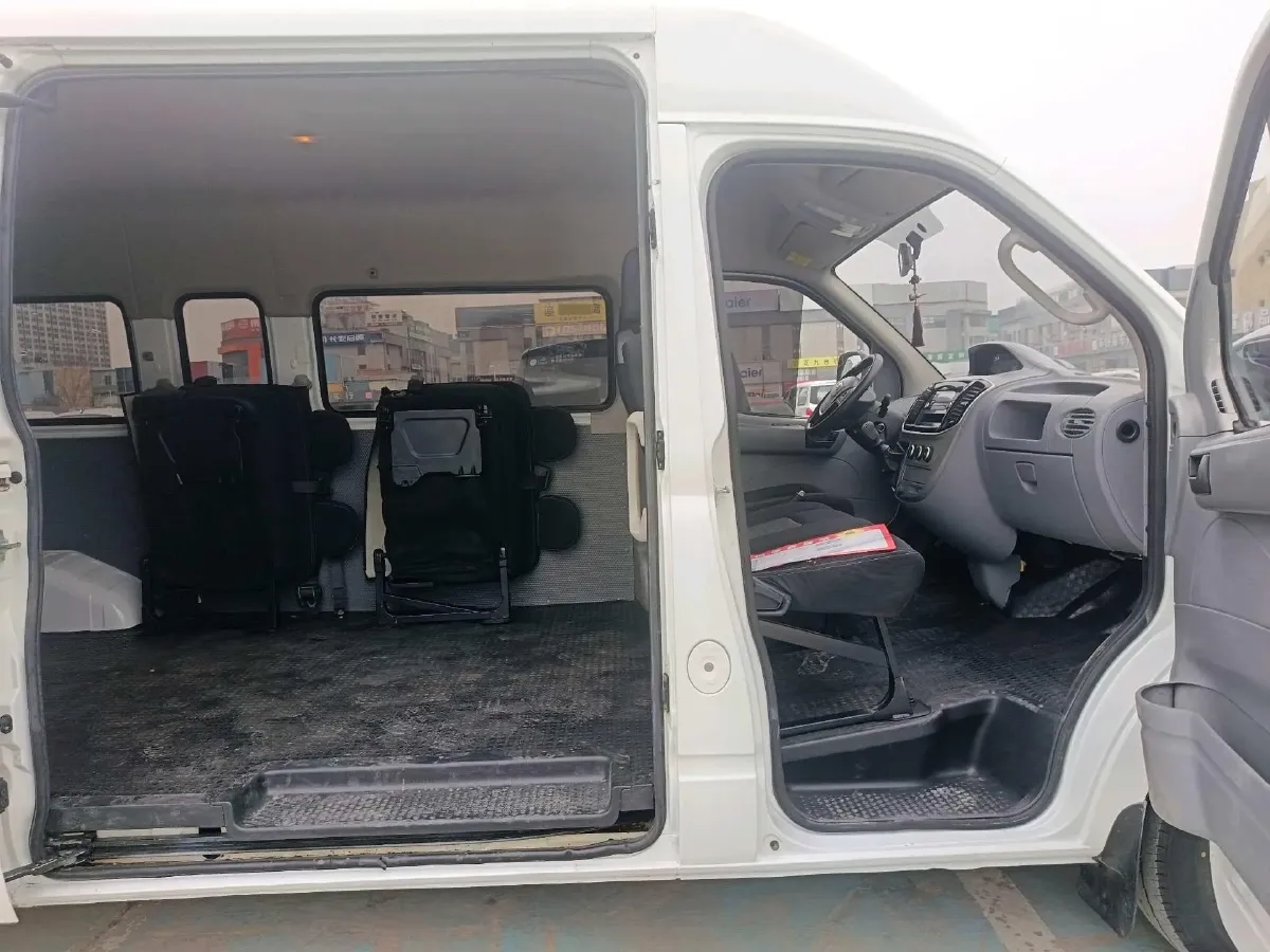 2020 MAXUS XinTu V80 2.5T 136HP L4 6MT,autocango,china used car exporter,china ev exporter,chinese used car exporter,chinese used ev exporter