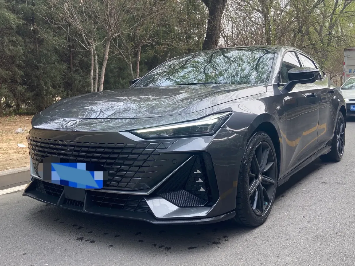 2023 ChangAn UNI-V 1.5T 188HP L4 7DCT,autocango,china used car exporter,china ev exporter,chinese used car exporter,chinese used ev exporter