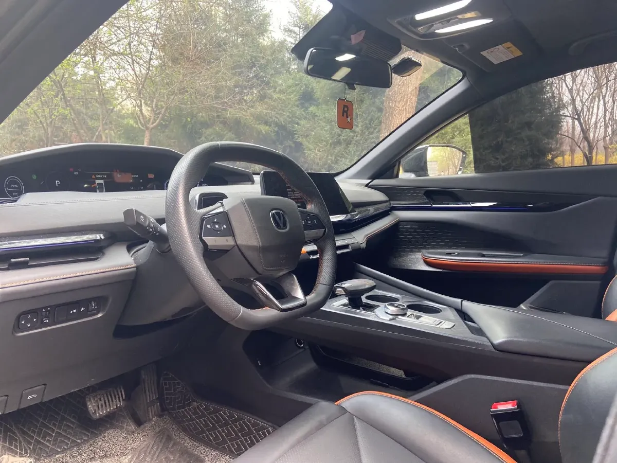 2023 ChangAn UNI-V 1.5T 188HP L4 7DCT,autocango,china used car exporter,china ev exporter,chinese used car exporter,chinese used ev exporter