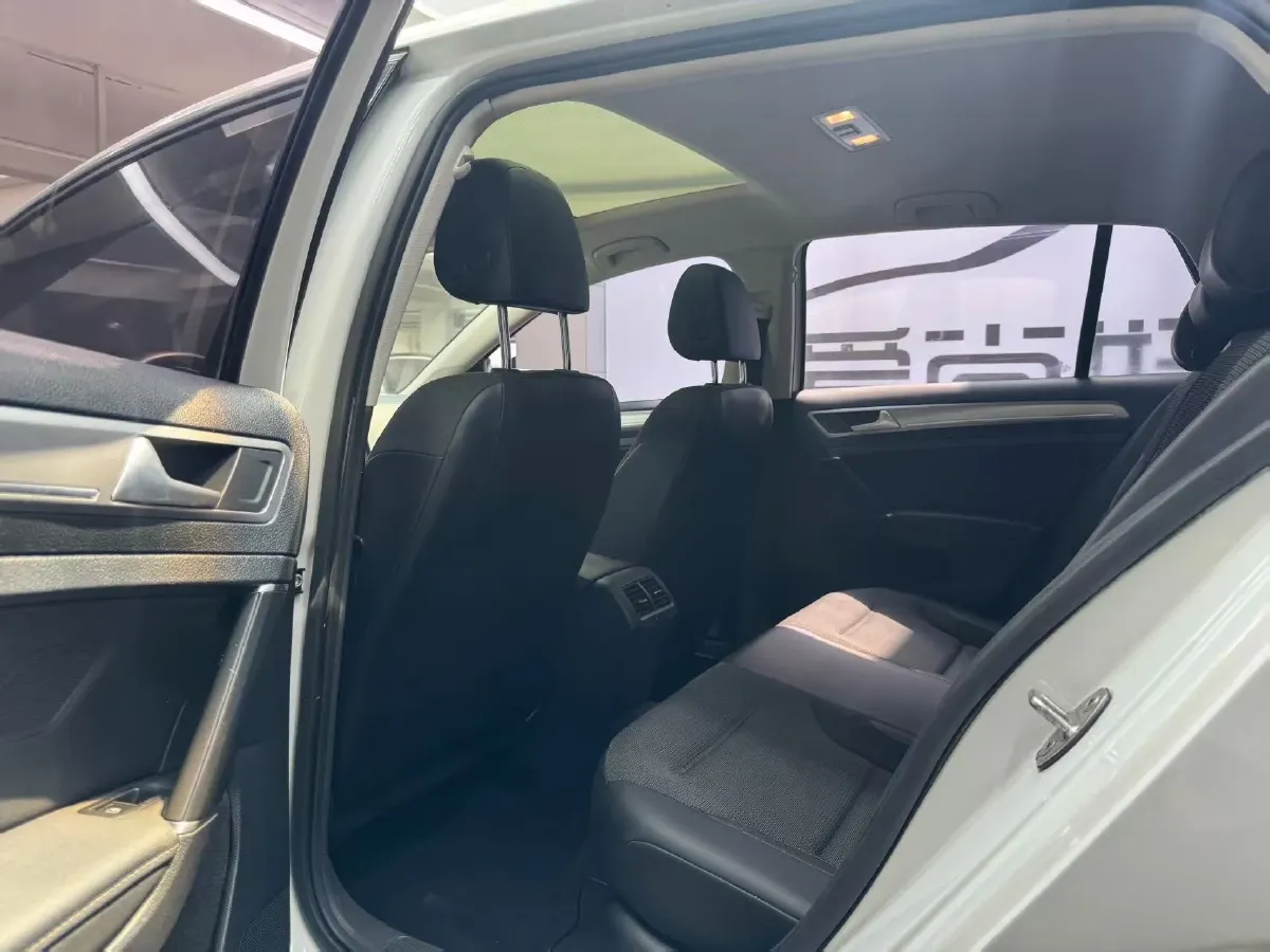 2018 Volkswagen Golf 1.6L 110HP L4 6AT,autocango,china used car exporter,china ev exporter,chinese used car exporter,chinese used ev exporter