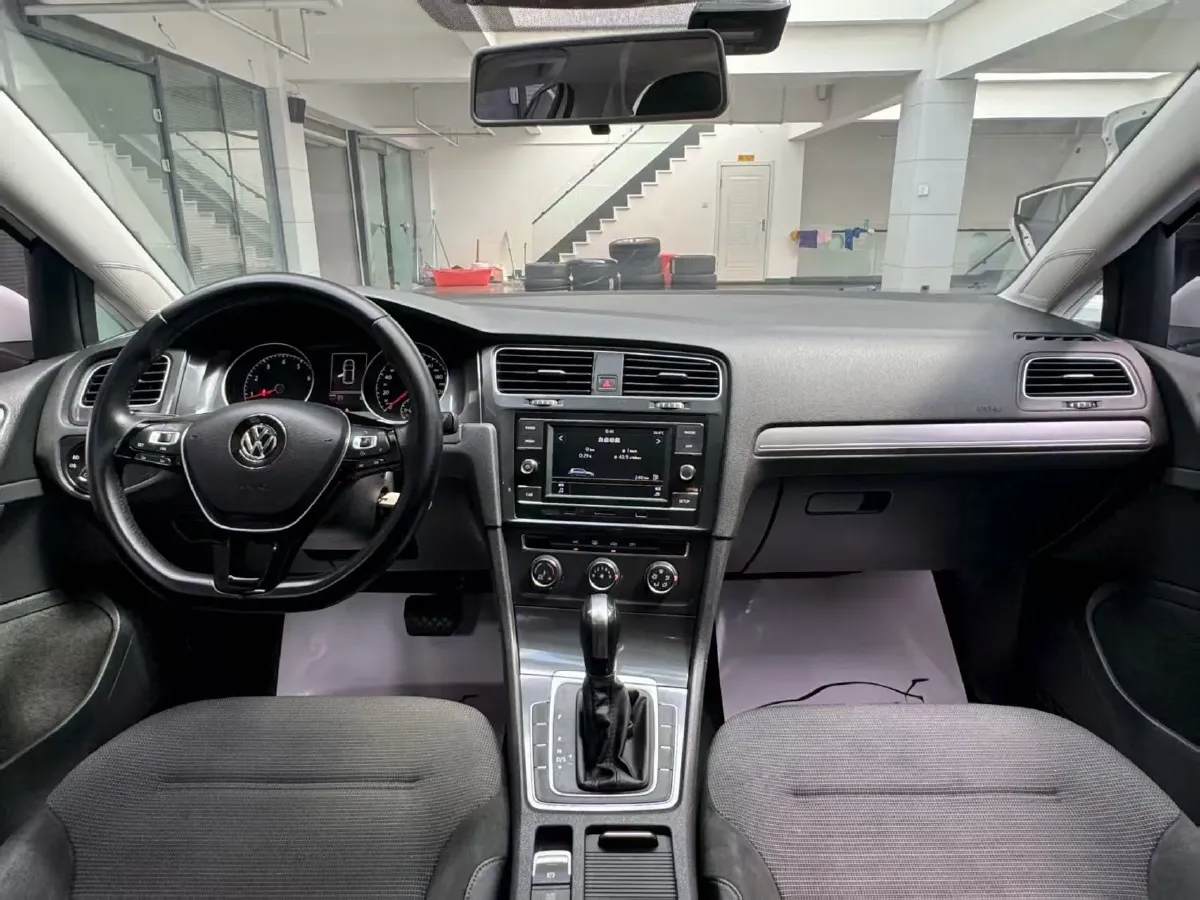 2018 Volkswagen Golf 1.6L 110HP L4 6AT,autocango,china used car exporter,china ev exporter,chinese used car exporter,chinese used ev exporter