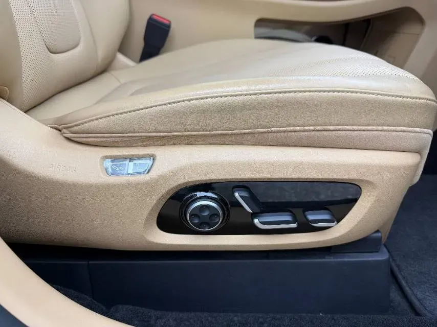 2025 Luxeed R7 REEV 156HP REEV,autocango,china used car exporter,china ev exporter,chinese used car exporter,chinese used ev exporter