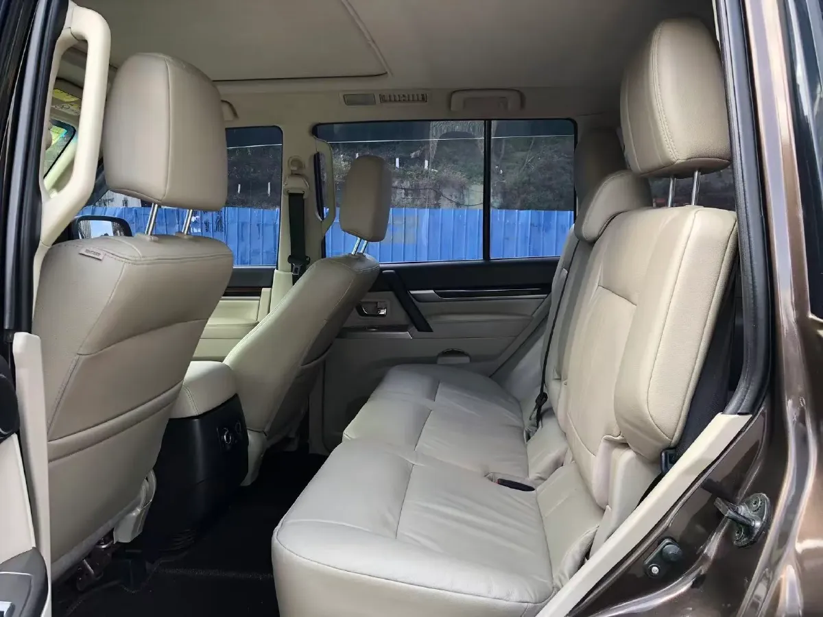 2017 Honda Jade 1.8L 141HP L4 5AT,autocango,china used car exporter,china ev exporter,chinese used car exporter,chinese used ev exporter