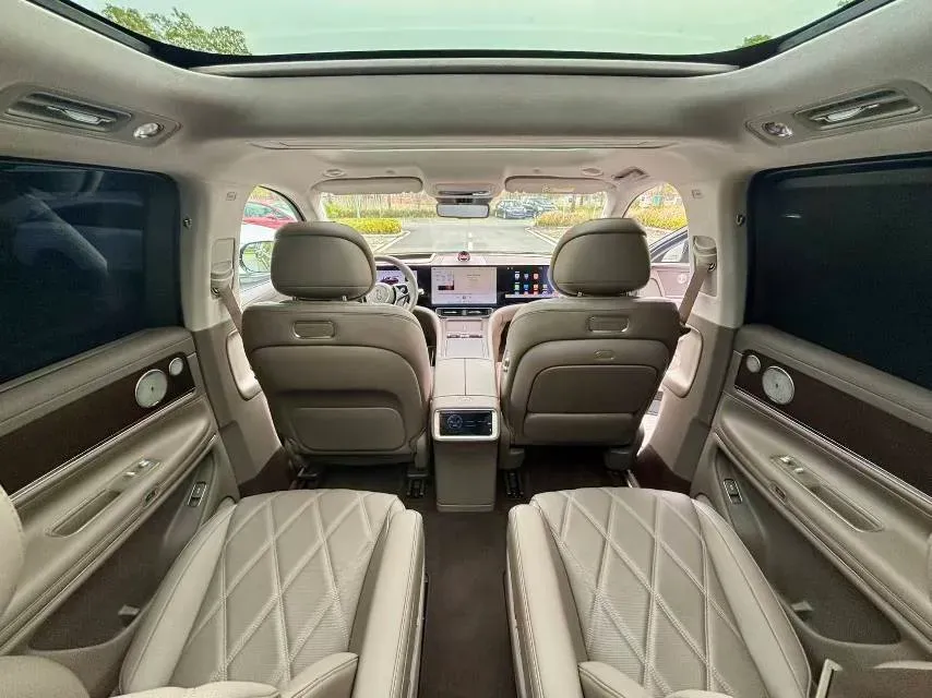 2025 AITO AITO M9 REEV 160HP REEV 52KWH,autocango,china used car exporter,china ev exporter,chinese used car exporter,chinese used ev exporter