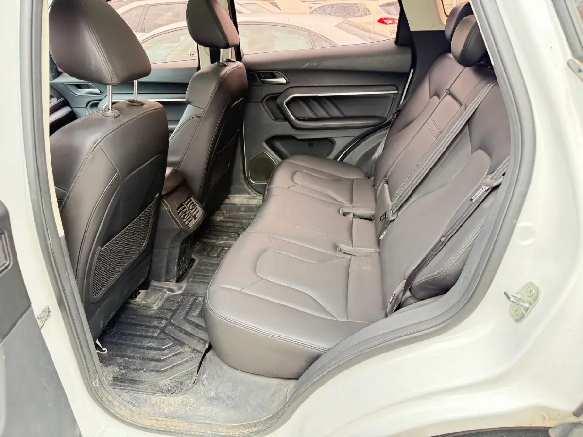 2017 Haval H6 2.0T 197HP L4 7DCT,autocango,china used car exporter,china ev exporter,chinese used car exporter,chinese used ev exporter