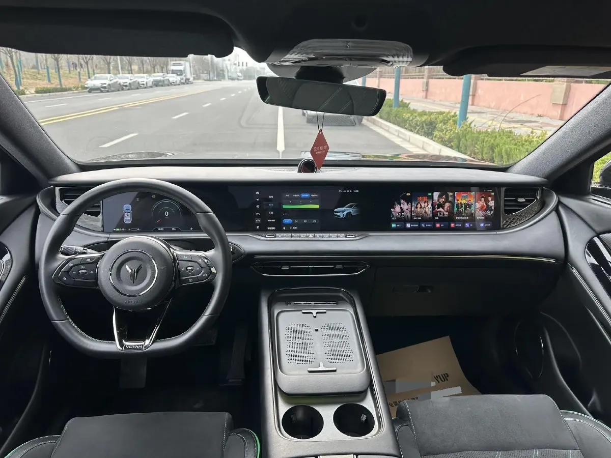 2025 Voyah FREE 1.5T 150HP L4 REEV 43KWH,autocango,china used car exporter,china ev exporter,chinese used car exporter,chinese used ev exporter