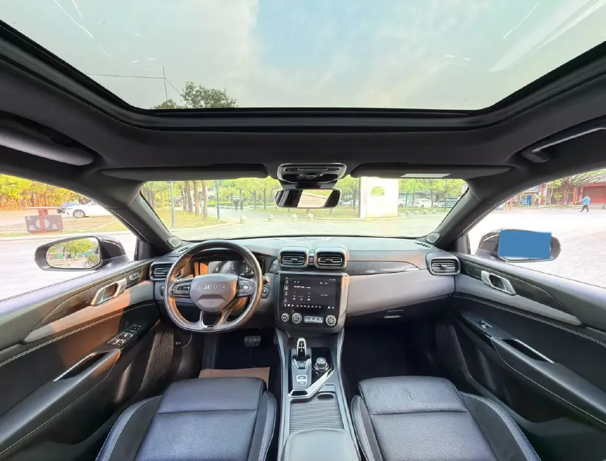 2022 LYNK&CO 03 2.0T 190HP L4 7DCT,autocango,china used car exporter,china ev exporter,chinese used car exporter,chinese used ev exporter