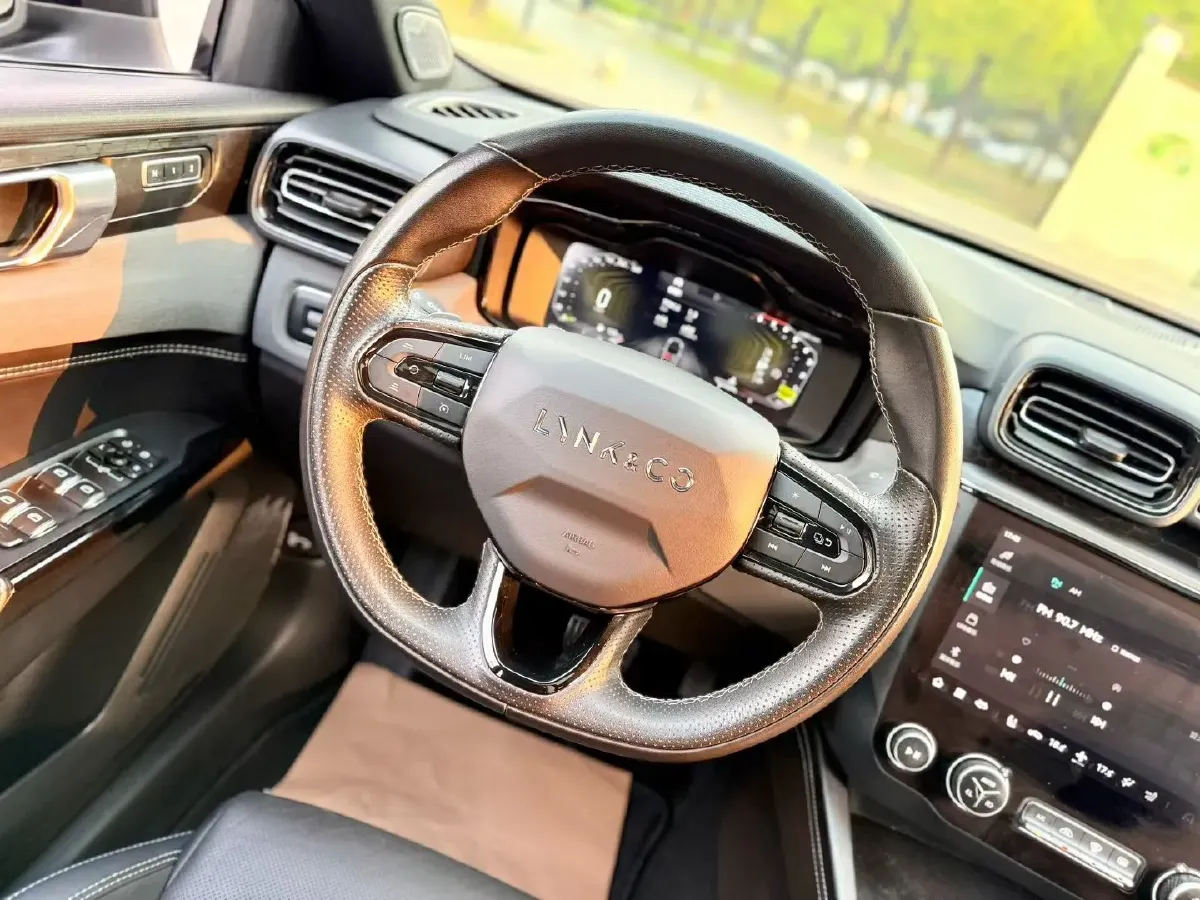 2022 LYNK&CO 03 2.0T 190HP L4 7DCT,autocango,china used car exporter,china ev exporter,chinese used car exporter,chinese used ev exporter