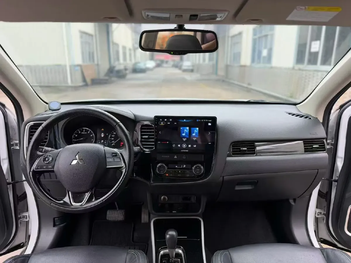 2019 Mitsubishi Outlander 2.0L 166HP L4 CVT,autocango,china used car exporter,china ev exporter,chinese used car exporter,chinese used ev exporter