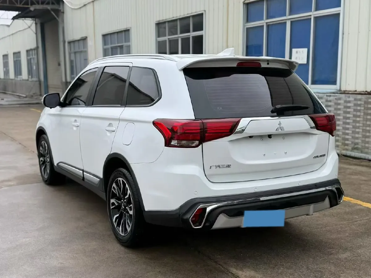 2019 Mitsubishi Outlander 2.0L 166HP L4 CVT,autocango,china used car exporter,china ev exporter,chinese used car exporter,chinese used ev exporter