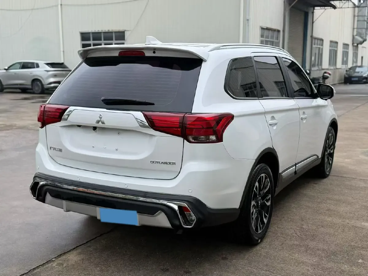 2019 Mitsubishi Outlander 2.0L 166HP L4 CVT,autocango,china used car exporter,china ev exporter,chinese used car exporter,chinese used ev exporter