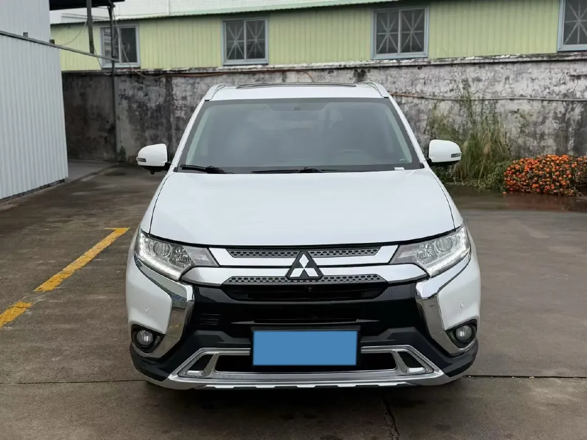 2019 Mitsubishi Outlander 2.0L 166HP L4 CVT,autocango,china used car exporter,china ev exporter,chinese used car exporter,chinese used ev exporter
