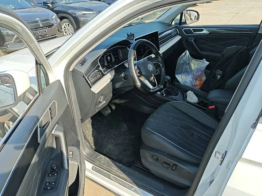 2023 Volkswagen Tiguan L 1.5T 160HP L4 7DCT,autocango,china used car exporter,china ev exporter,chinese used car exporter,chinese used ev exporter