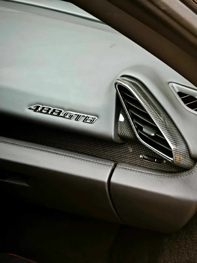 2015 Ferrari 488 3.9T 670HP V8 7DCT,autocango,china used car exporter,china ev exporter,chinese used car exporter,chinese used ev exporter