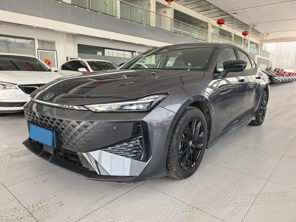 2025 ChangAn UNI-V 1.5T 192HP L4 7DCT,autocango,china used car exporter,china ev exporter,chinese used car exporter,chinese used ev exporter