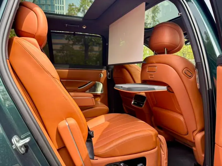 2025 AITO AITO M8 REEV 160HP REEV 53.4KWH,autocango,china used car exporter,china ev exporter,chinese used car exporter,chinese used ev exporter