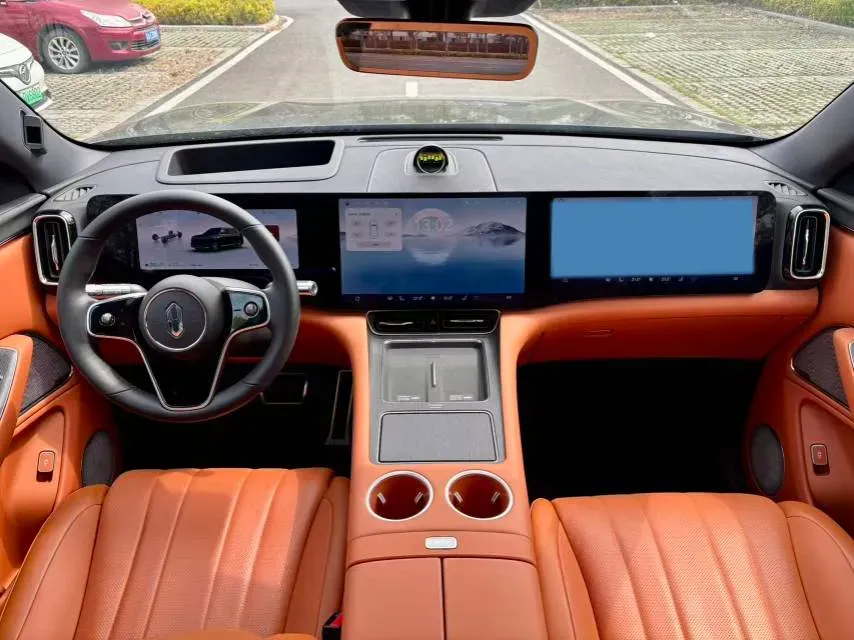 2025 AITO AITO M8 REEV 160HP REEV 53.4KWH,autocango,china used car exporter,china ev exporter,chinese used car exporter,chinese used ev exporter