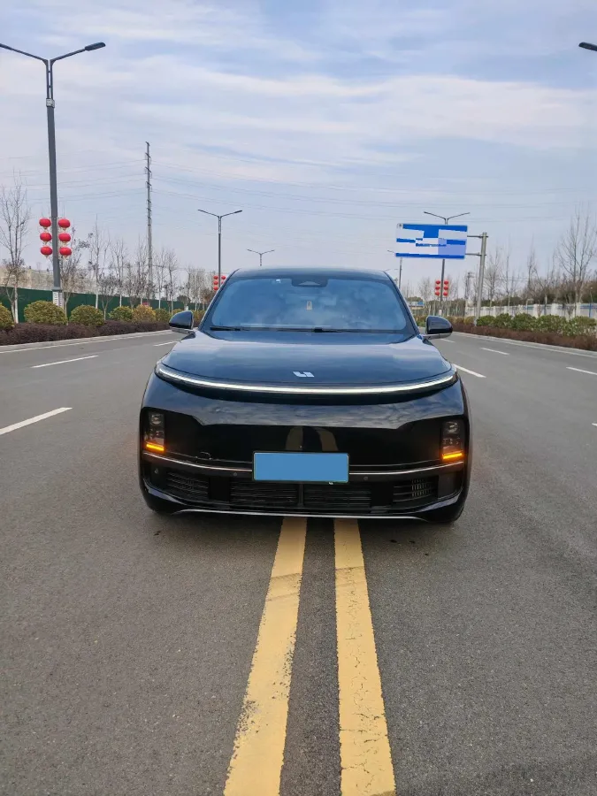 2023 Li L8 Range Extended 154HP REEV 40.9KWH,autocango,china used car exporter,china ev exporter,chinese used car exporter,chinese used ev exporter