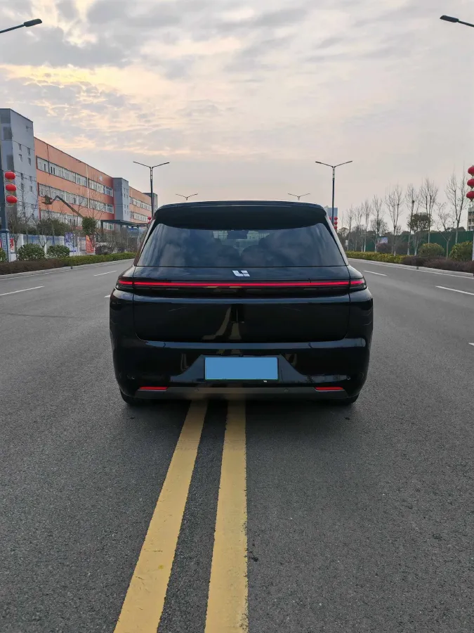 2023 Li L8 Range Extended 154HP REEV 40.9KWH,autocango,china used car exporter,china ev exporter,chinese used car exporter,chinese used ev exporter
