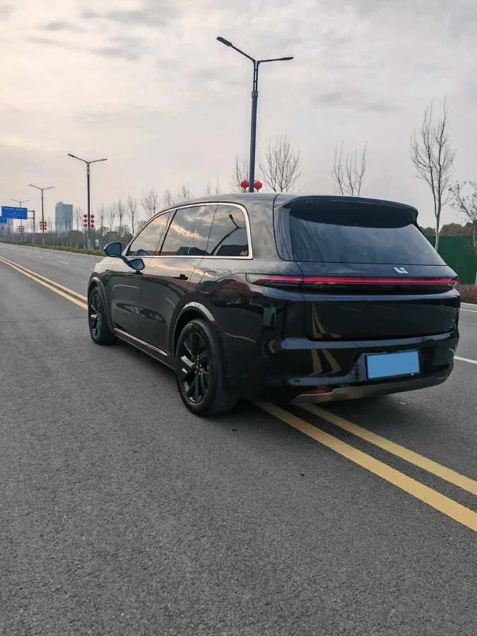 2023 Li L8 Range Extended 154HP REEV 40.9KWH,autocango,china used car exporter,china ev exporter,chinese used car exporter,chinese used ev exporter
